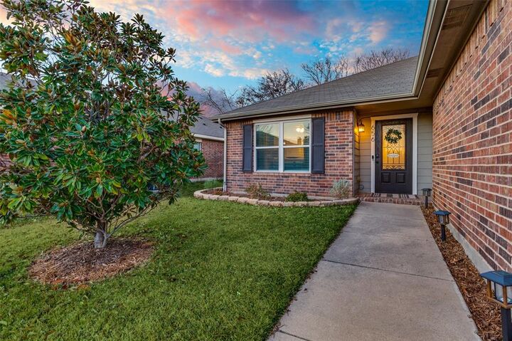 Property Photo:  656 Condor Trail  TX 76131 