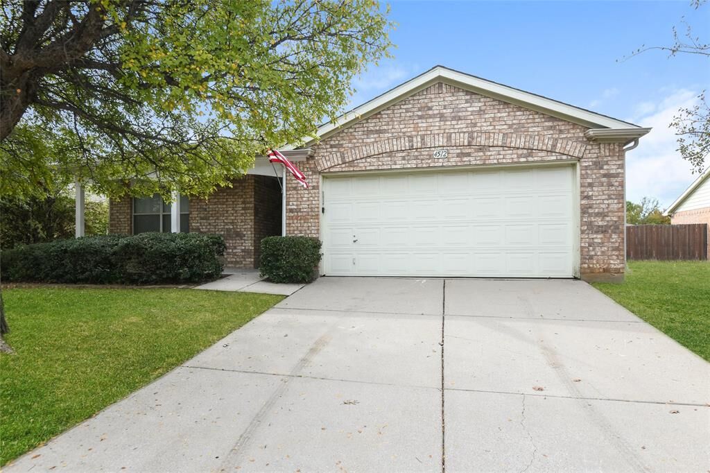 Property Photo:  4512 Merlot Drive  TX 76226 