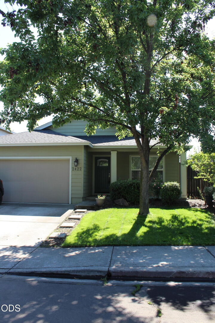 Property Photo: 2422 Granite Court OR 97503