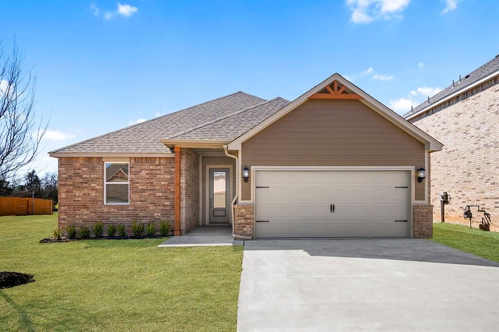 Property Photo:  3109 Aidyn Court  OK 73099 