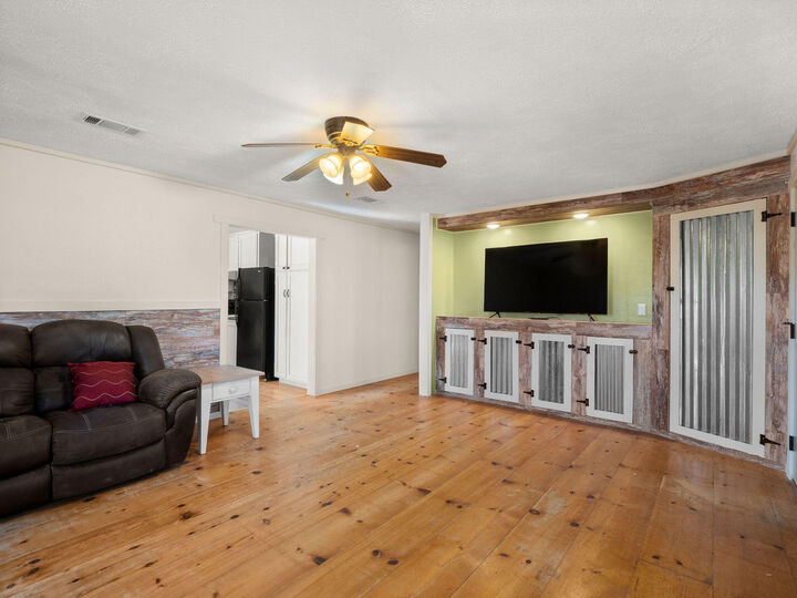 Property Photo: 116 Nixon Rd LA 70662