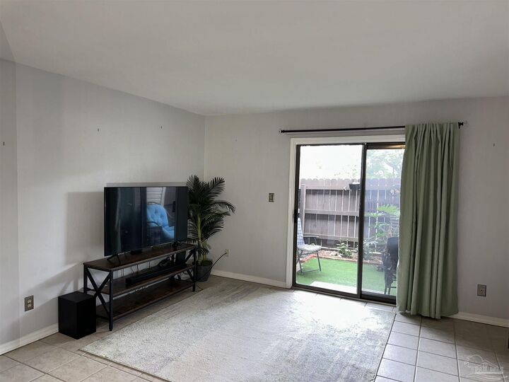 Property Photo:  2201 Scenic Hwy A1  FL 32503 