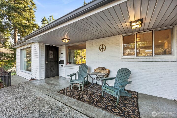 Property Photo: 702 Yale Street WA 98466