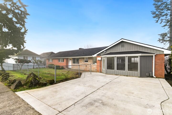 Property Photo:  1301  Edmonds Avenue NE  WA 98056 