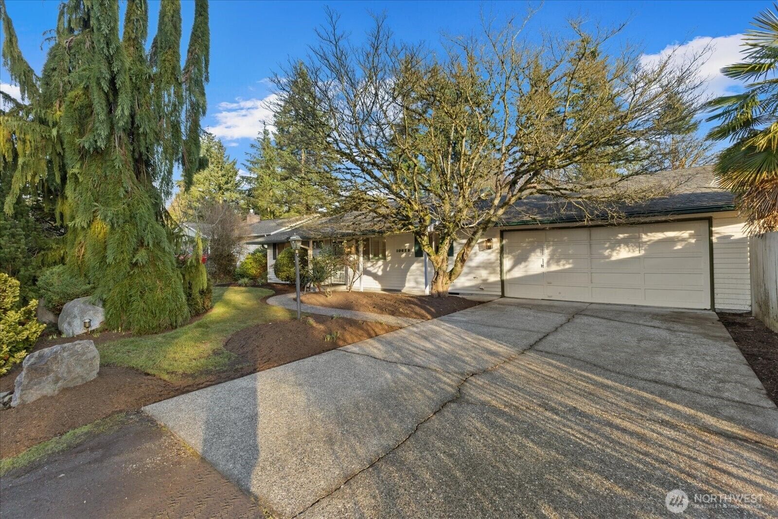 Property Photo:  10629  26th Drive SE  WA 98208 