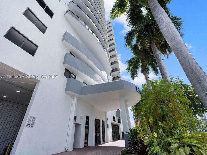 Property Photo: 2301 SW 27th Ave 1403 FL 33145