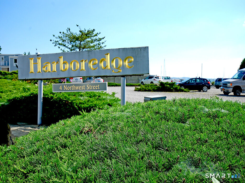 Property Photo:  4 NW Street B-12  CT 06378 