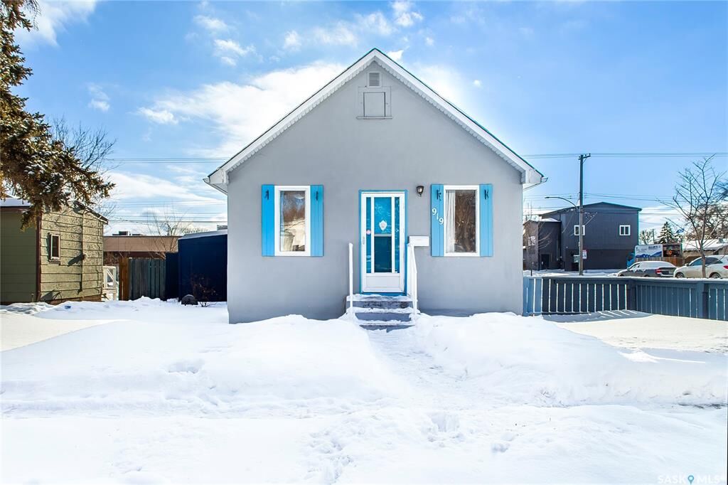 Property Photo:  919 23rd Street W  SK S7L 0A5 