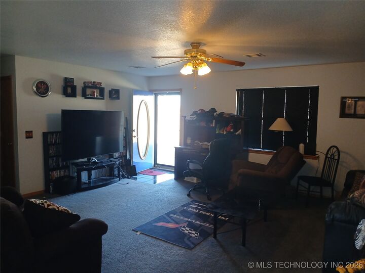Property Photo: 711 E Iowa Street OK 74472