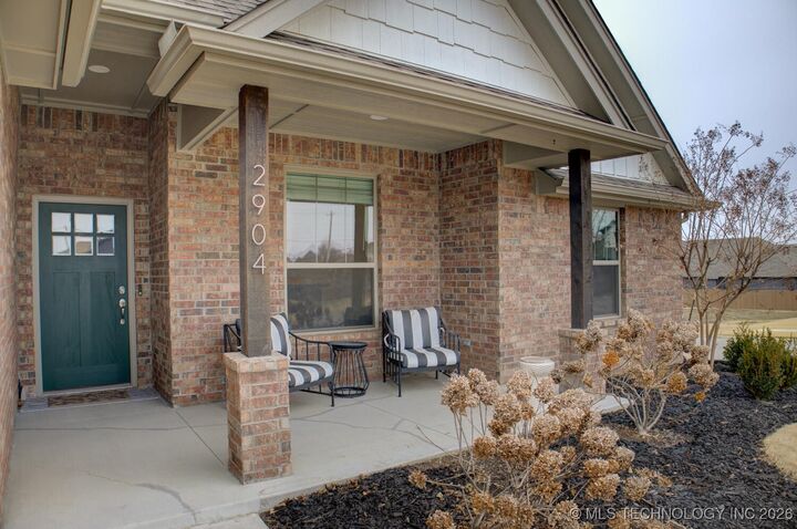 Property Photo:  2904 S 8th Street  OK 74012 