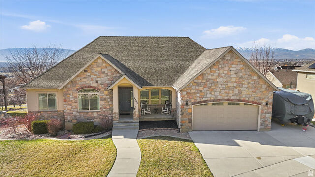9483 N Avanyu Dr