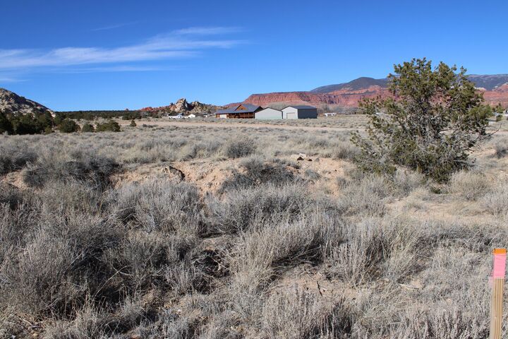 Property Photo:  140 E Teasdale Rd  UT 84773 