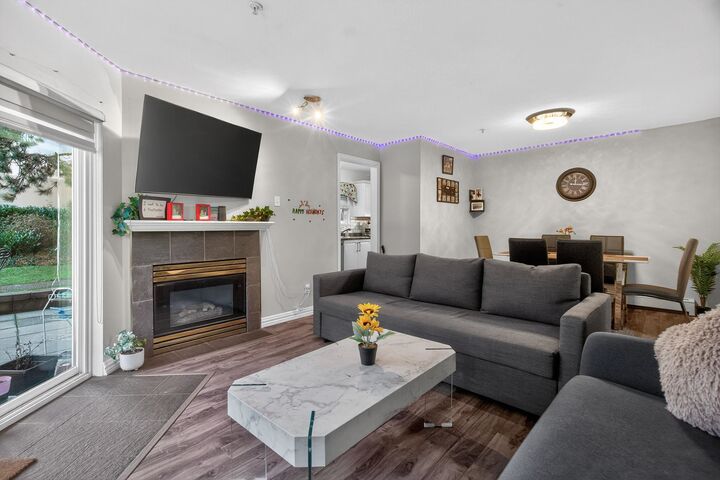 Photo de la propriété:  8142 120A Street 107  BC V3W 0N1 