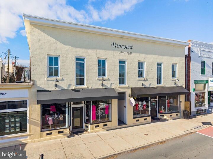 Property Photo: 117 21st Street N 201 VA 20132