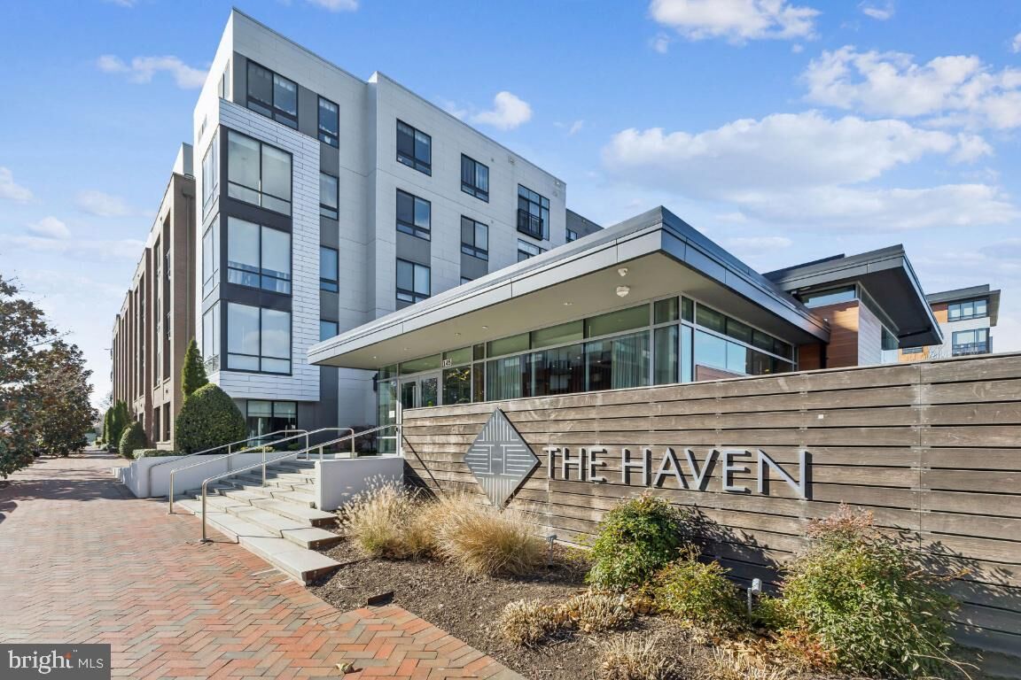 Property Photo:  145 Riverhaven Drive 422  MD 20745 