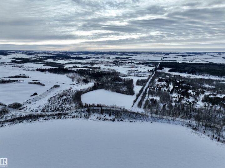 Property Photo:  NW-9-60-16-W4  AB T0A 3C0 