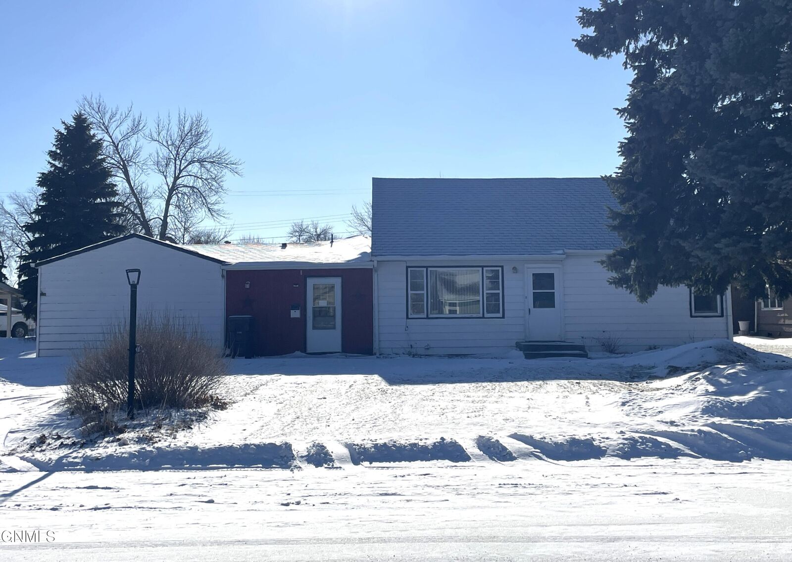 Property Photo: 460 3rd Street N ND 58421