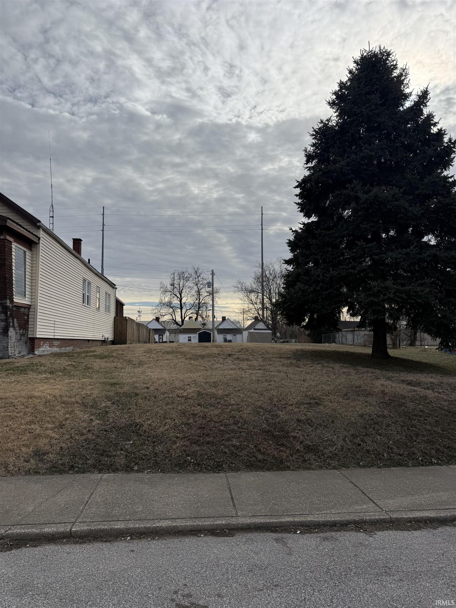 Property Photo: 1622 Fountain Avenue IN 47710-1820