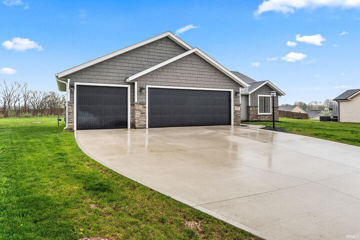 Property Photo:  122 Sunset Drive  IN 46710 