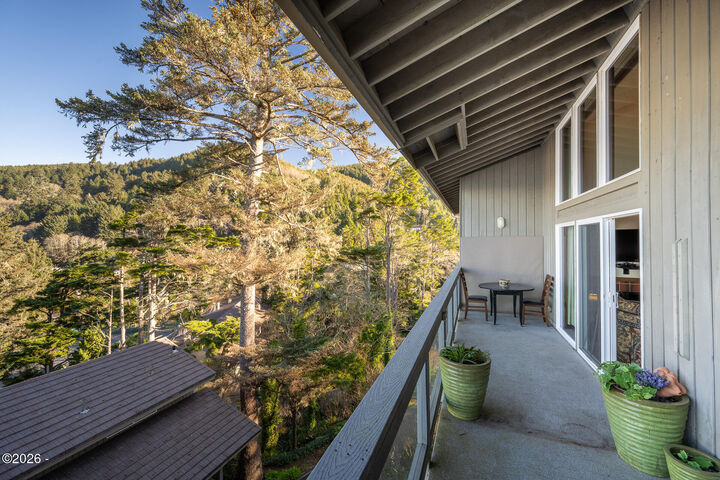 Property Photo: 301 Otter Crest Drive 428-249 OR 97369