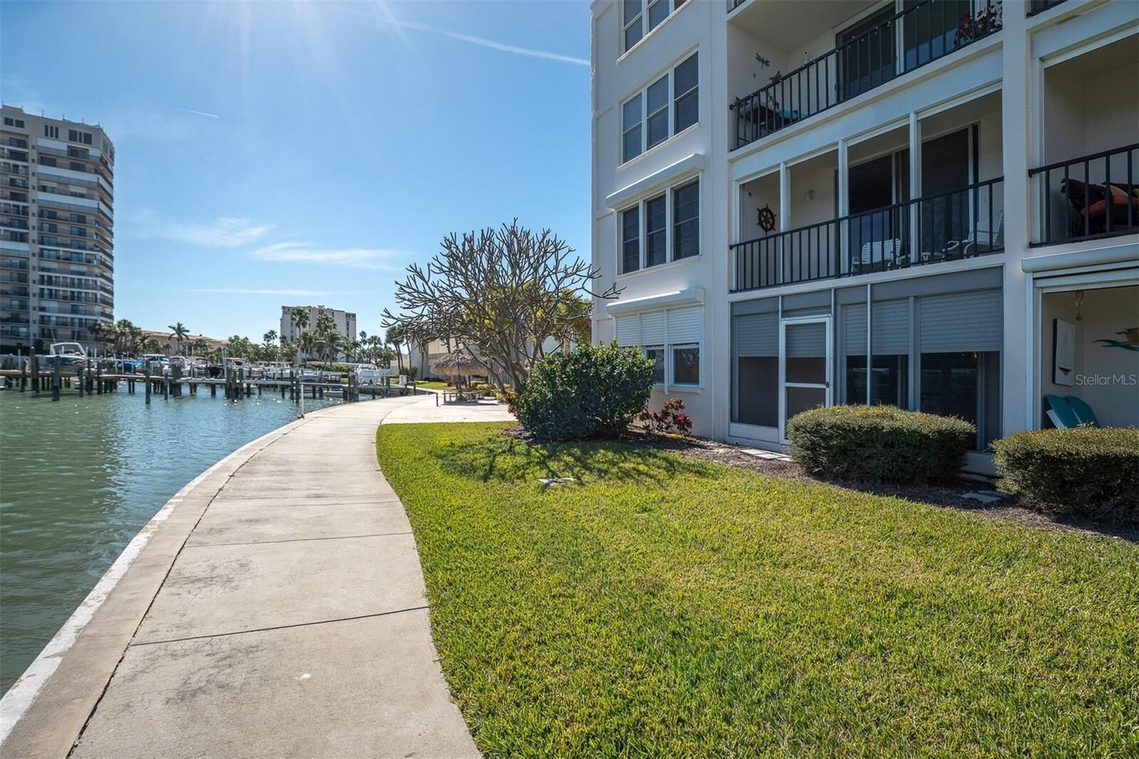 Property Photo:  7625 Sun Island Drive S 101  FL 33707 
