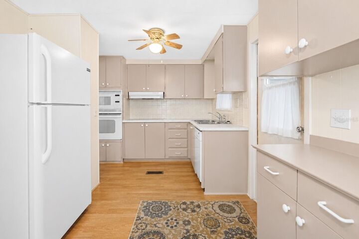 Property Photo: 512 Palo Verde Drive FL 34748