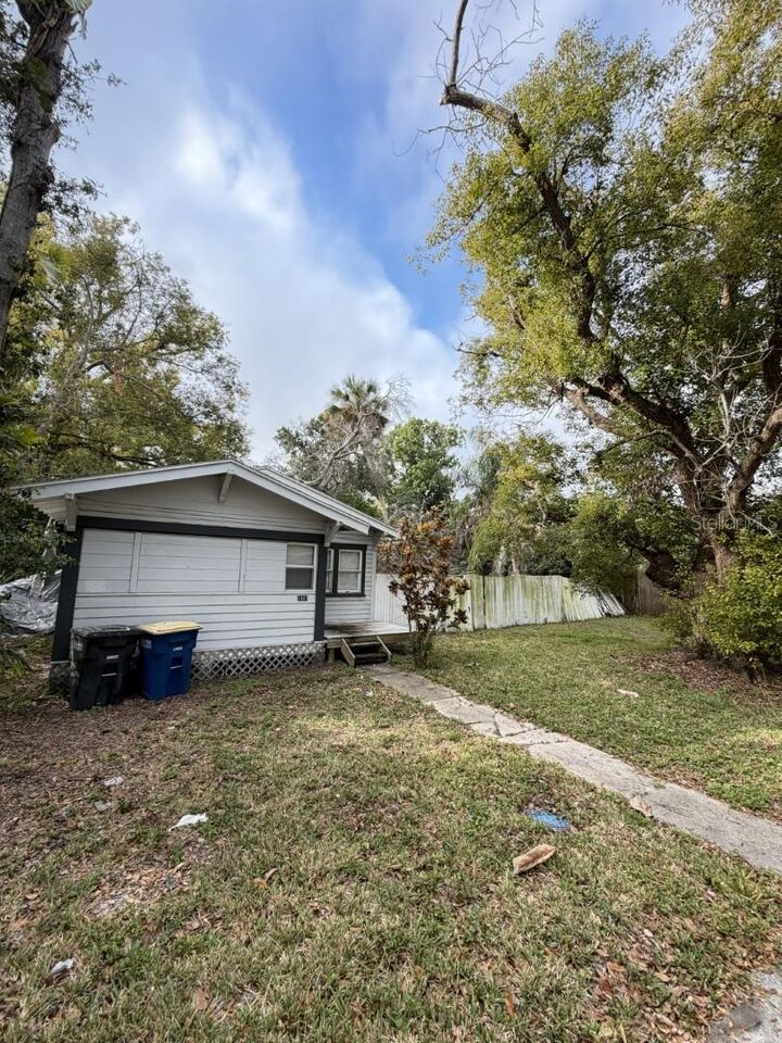 Property Photo:  1007 Jones Street  FL 33755 