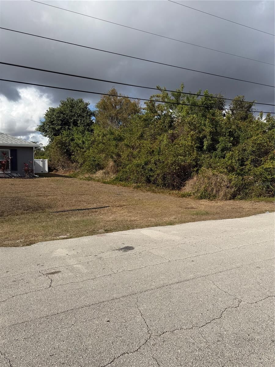 Property Photo: 4244 SW Jame Street FL 34953
