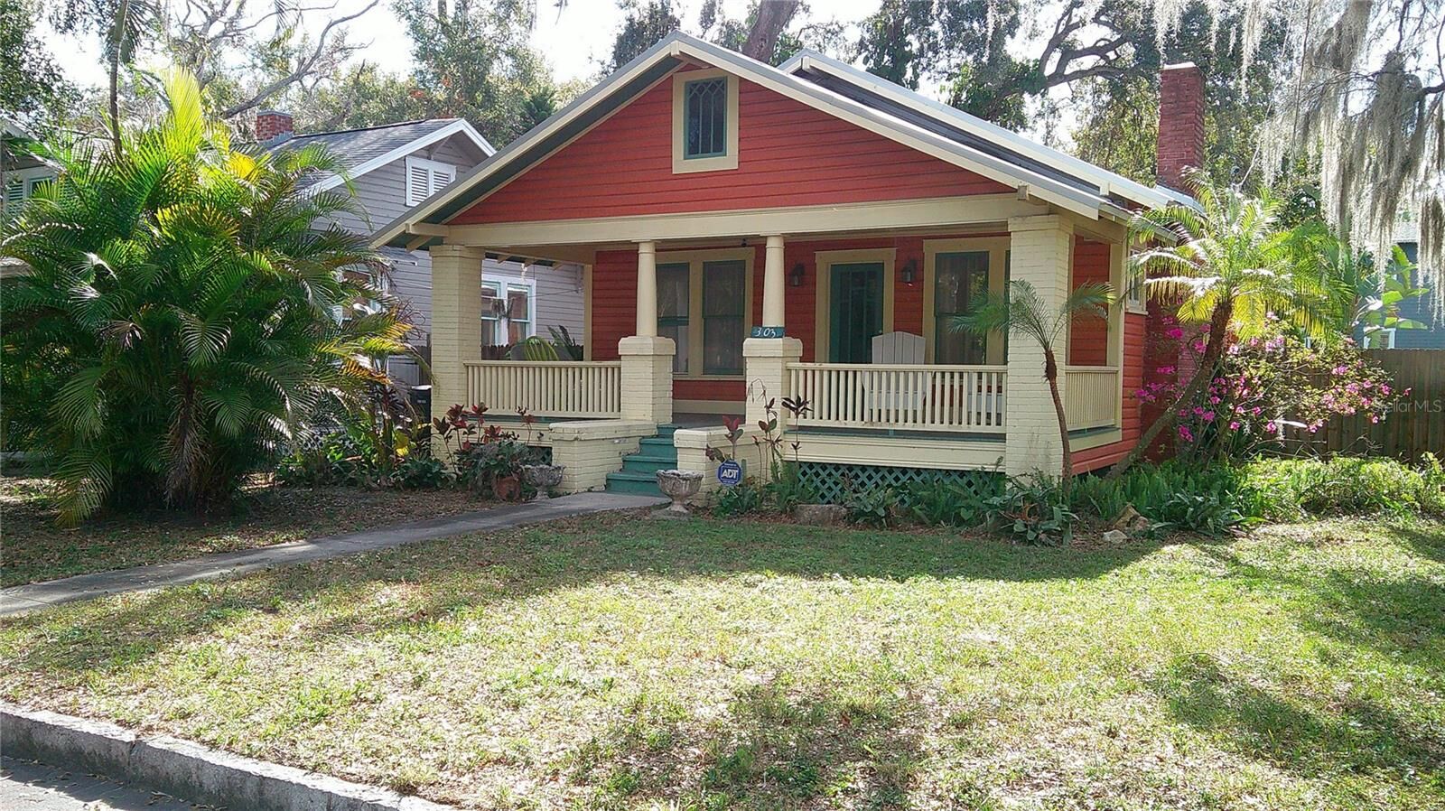 Property Photo:  303 E Plymouth Street  FL 33603 