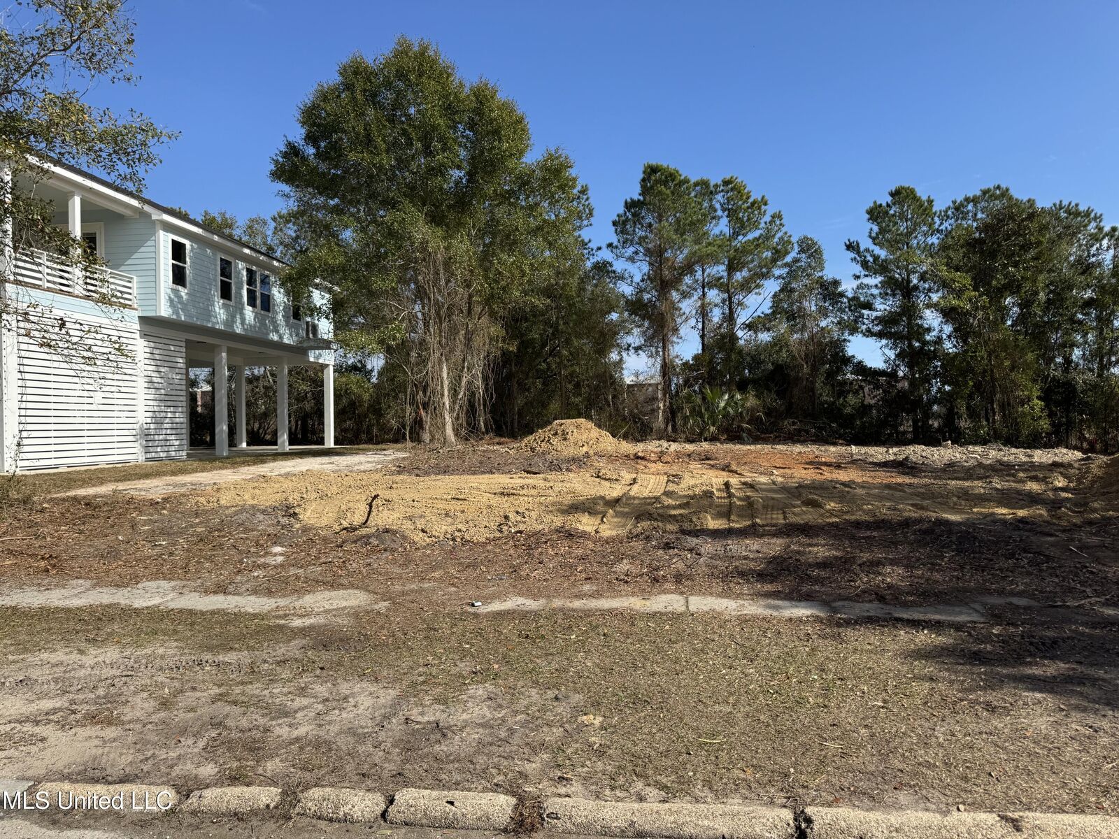 Property Photo: Nsn 18-21 Holiday Drive MS 39571