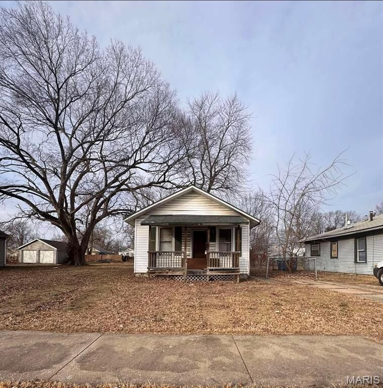 Property Photo:  2933 Warren Avenue  IL 62040 