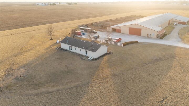Property Photo: 26151 E 2500 North Road IL 61753