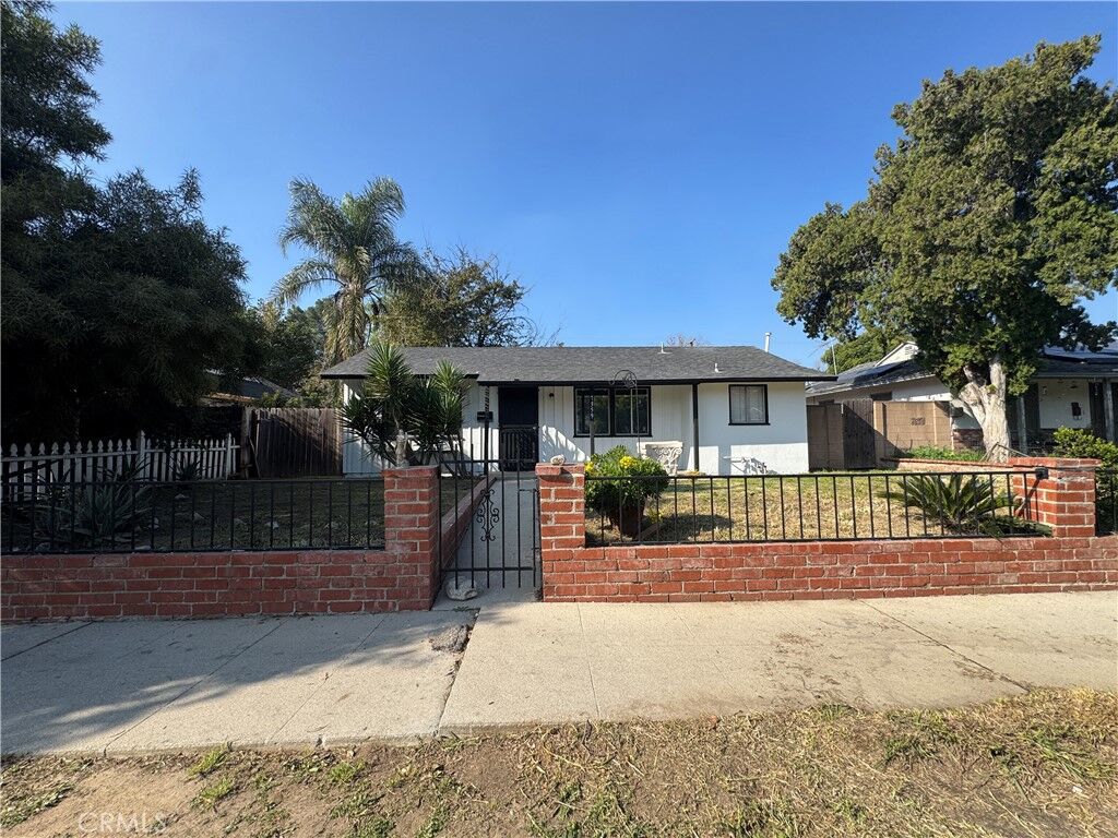 Property Photo:  7359 Louise Avenue  CA 91406 