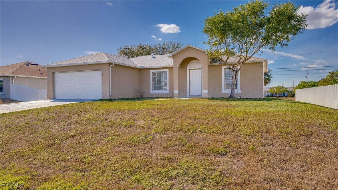 Property Photo:  2102 NE 17th Avenue  FL 33909 