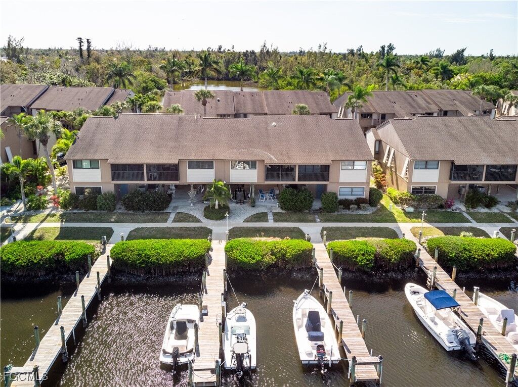 Property Photo:  7564 Captains Harbor Drive  FL 33922 