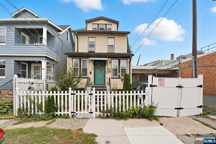 Property Photo:  78 Valley Street  NJ 07106 