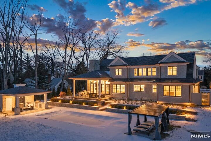 Property Photo:  396 Knollwood Road  NJ 07450 