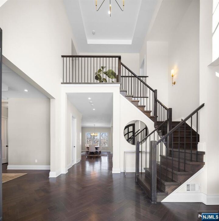 Property Photo:  396 Knollwood Road  NJ 07450 
