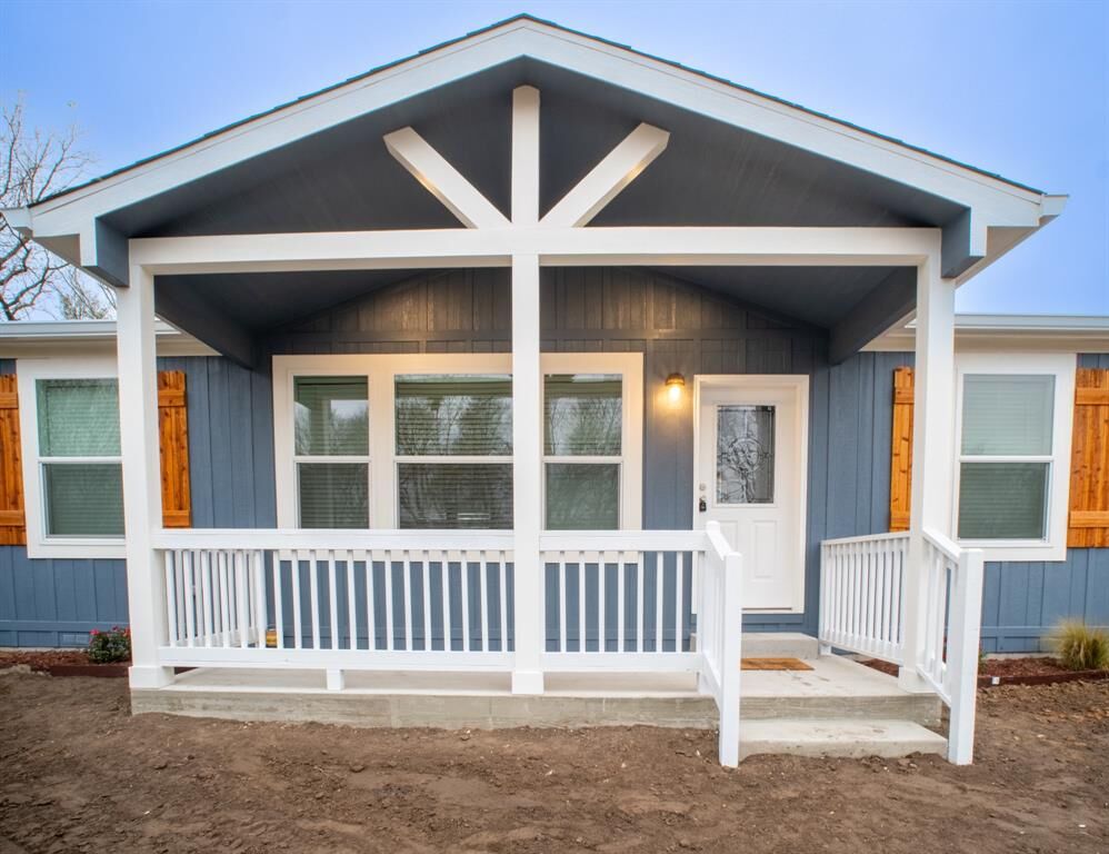 Property Photo:  1206 Karen Lane  TX 76642 