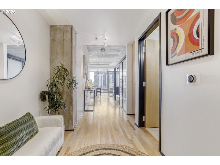 Property Photo:  1410 NW Kearney St 909  OR 97209 