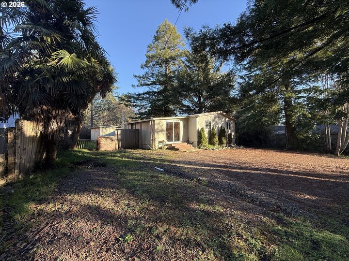 Property Photo:  16947 Parkview Dr  OR 97415 