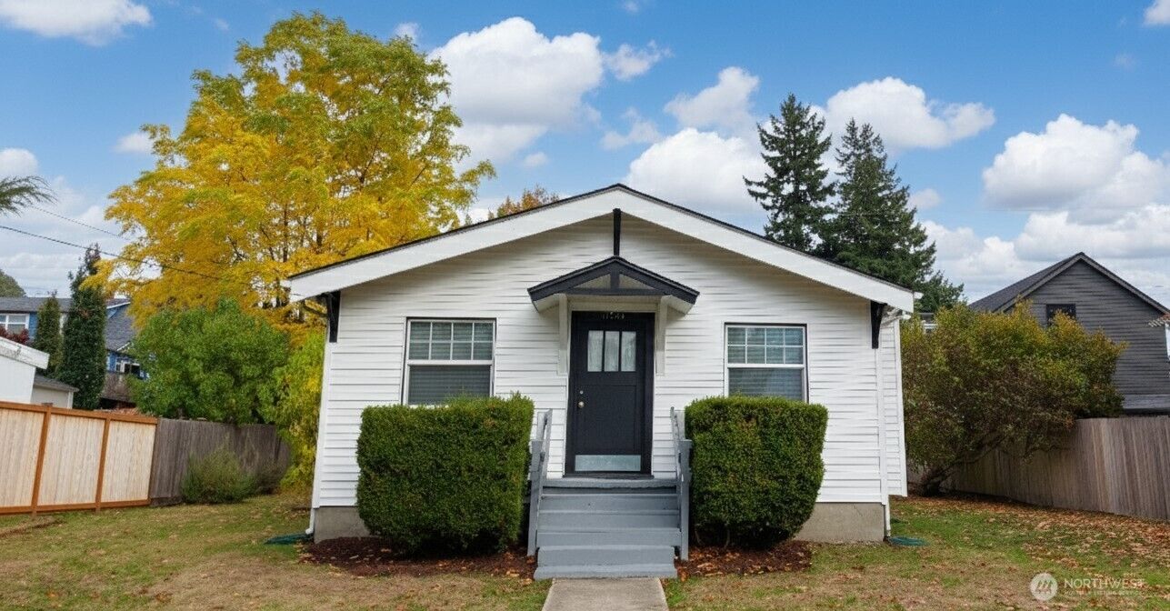 Property Photo:  11044  1st Avenue NW  WA 98177 