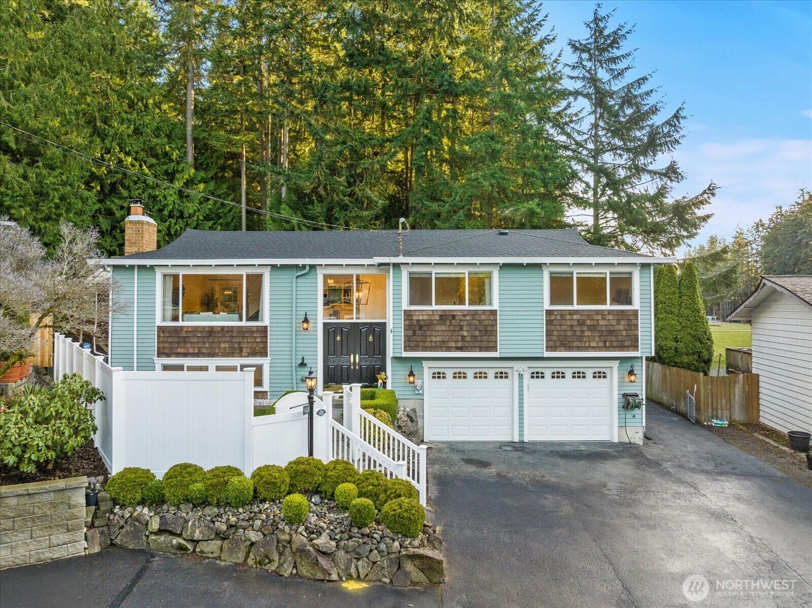 Property Photo:  9424  235th Place SW  WA 98020 