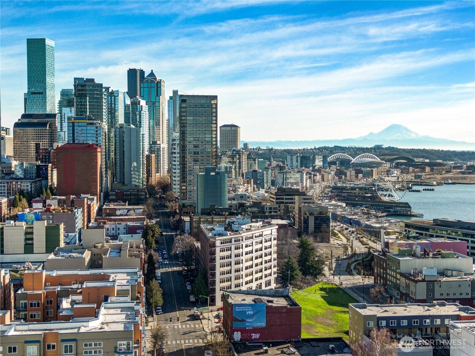 Property Photo:  2621  2nd Avenue 706  WA 98121 