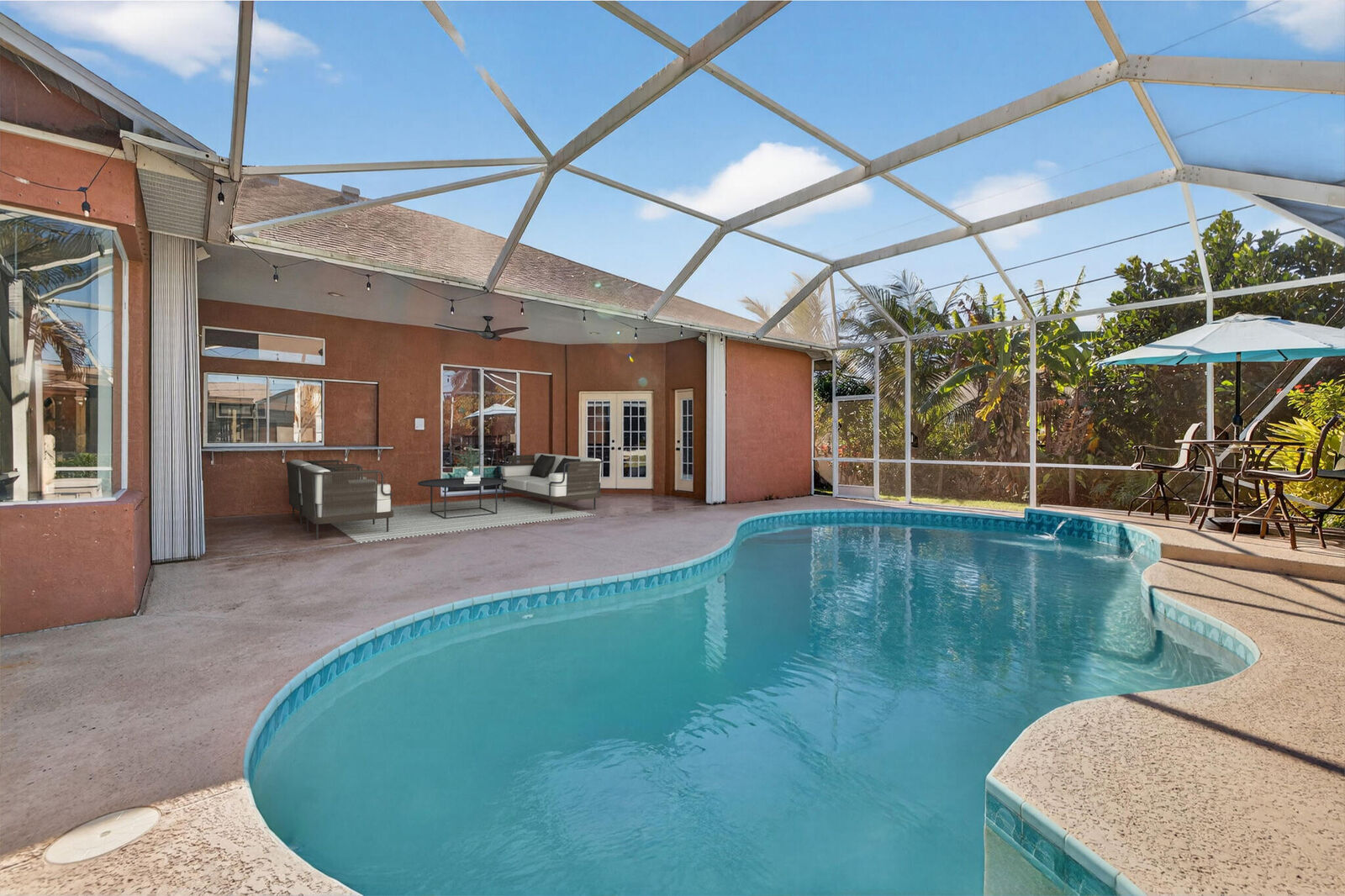 Property Photo:  539 SE Nome Drive  FL 34984 