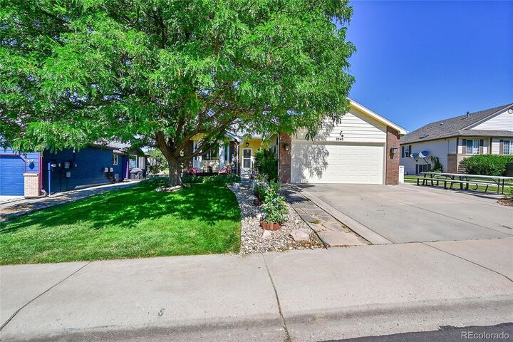 Property Photo:  2340 Birdie Way  CO 80543 