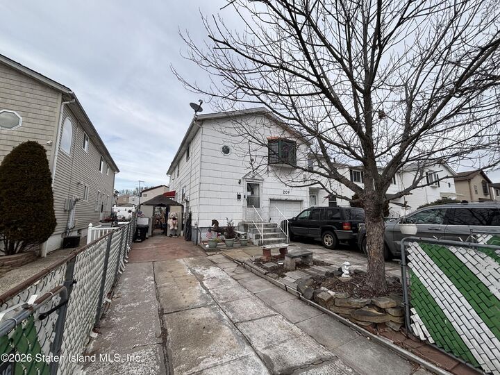 Property Photo:  209 Regis Drive  NY 10314 
