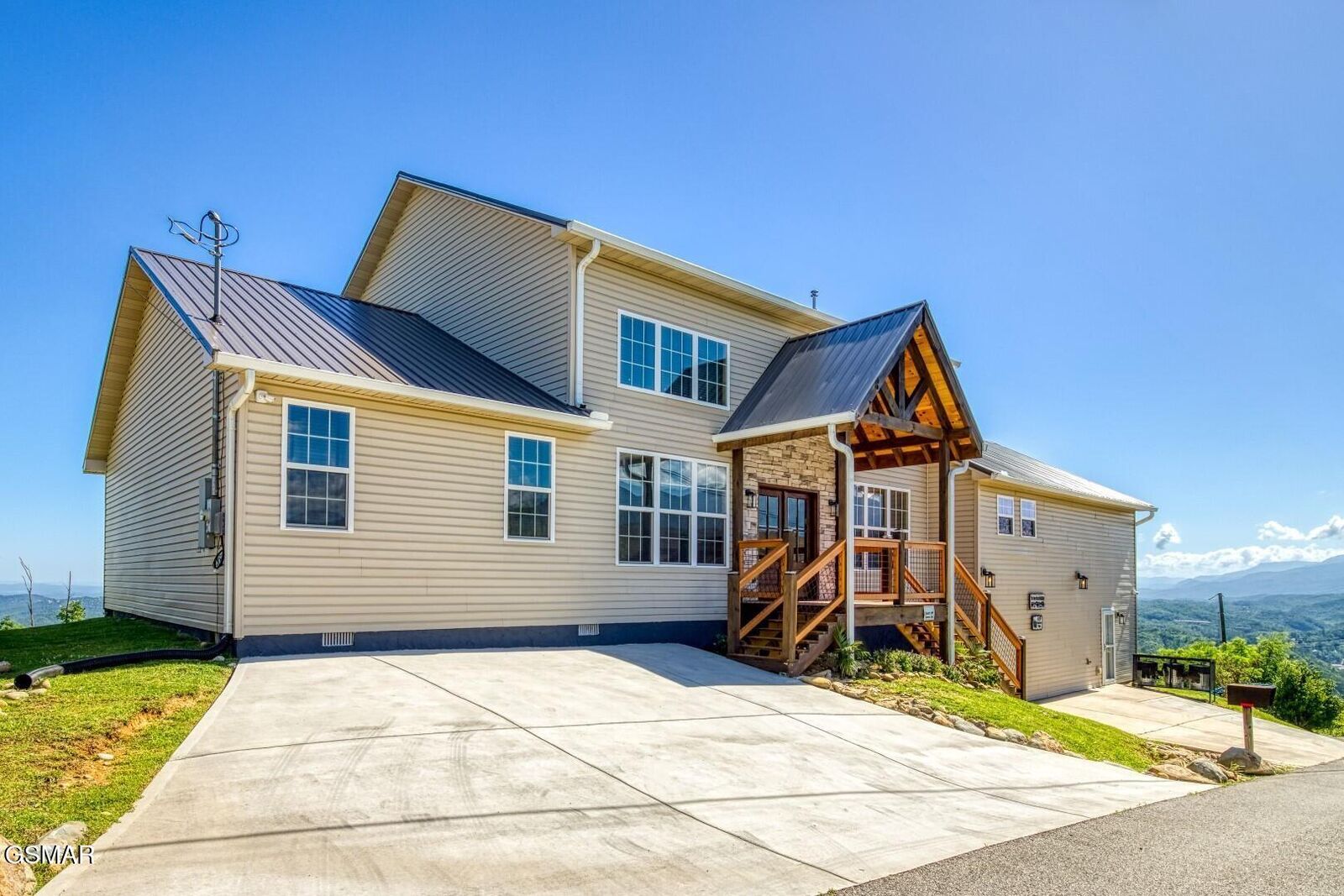 Property Photo:  810 Oakley Way  TN 37738 