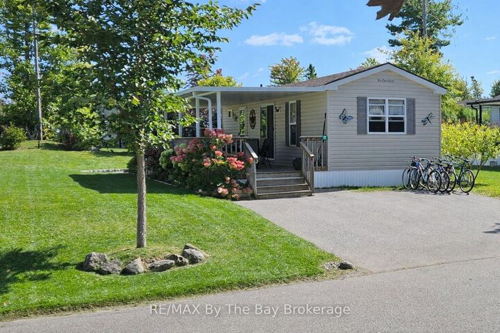 Property Photo: 17 Chippewa Trail ON L9Z 1X7