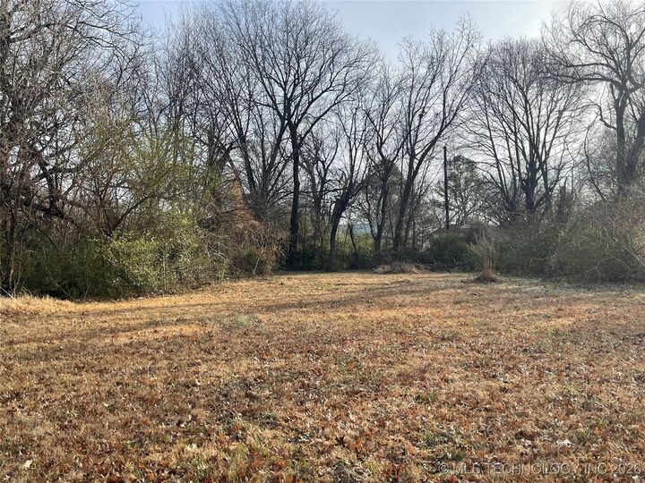 Property Photo:  916 Choctaw Street  OK 74403 